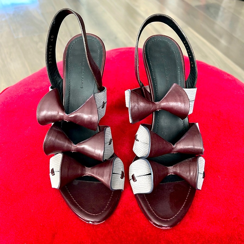 Vintage Balenciaga gray/maroon heels size 40